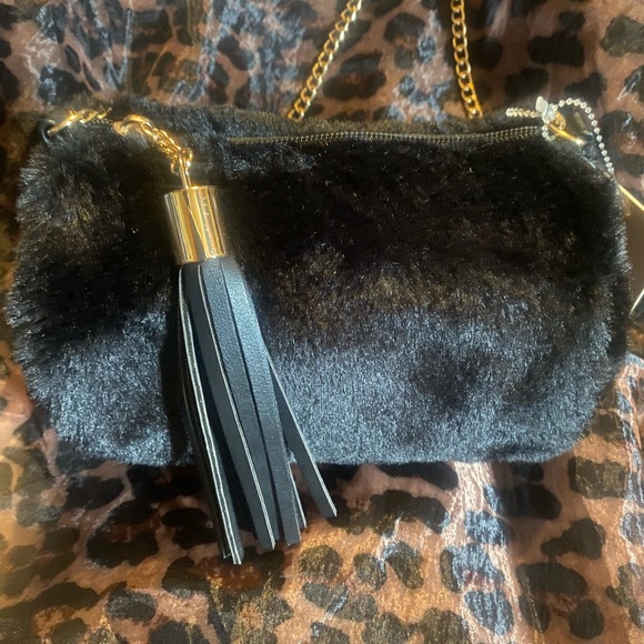 Perfect Image Handbags - Faux fur barrel crossbody